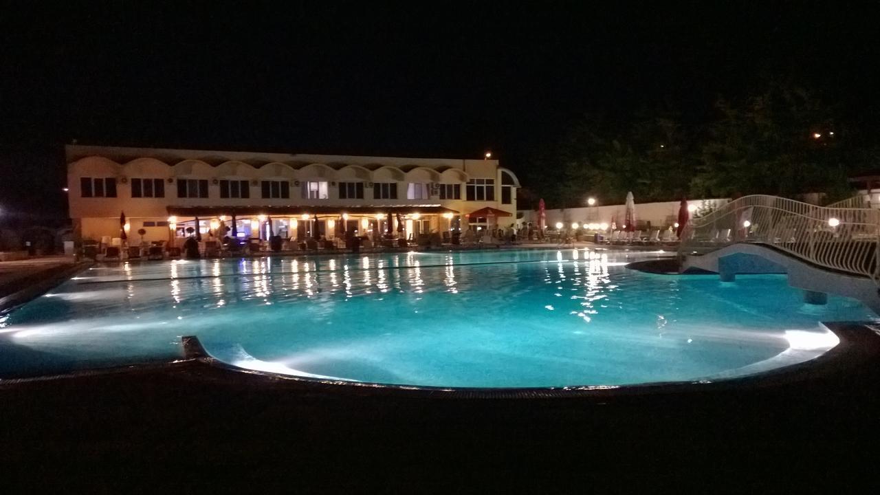 Hotel Mimoza Razgrad Ngoại thất bức ảnh