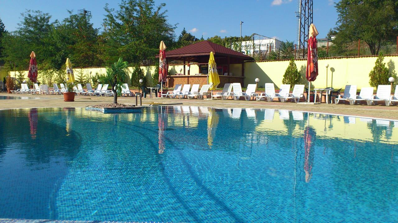 Hotel Mimoza Razgrad Ngoại thất bức ảnh