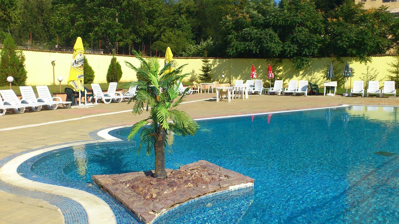 Hotel Mimoza Razgrad Ngoại thất bức ảnh