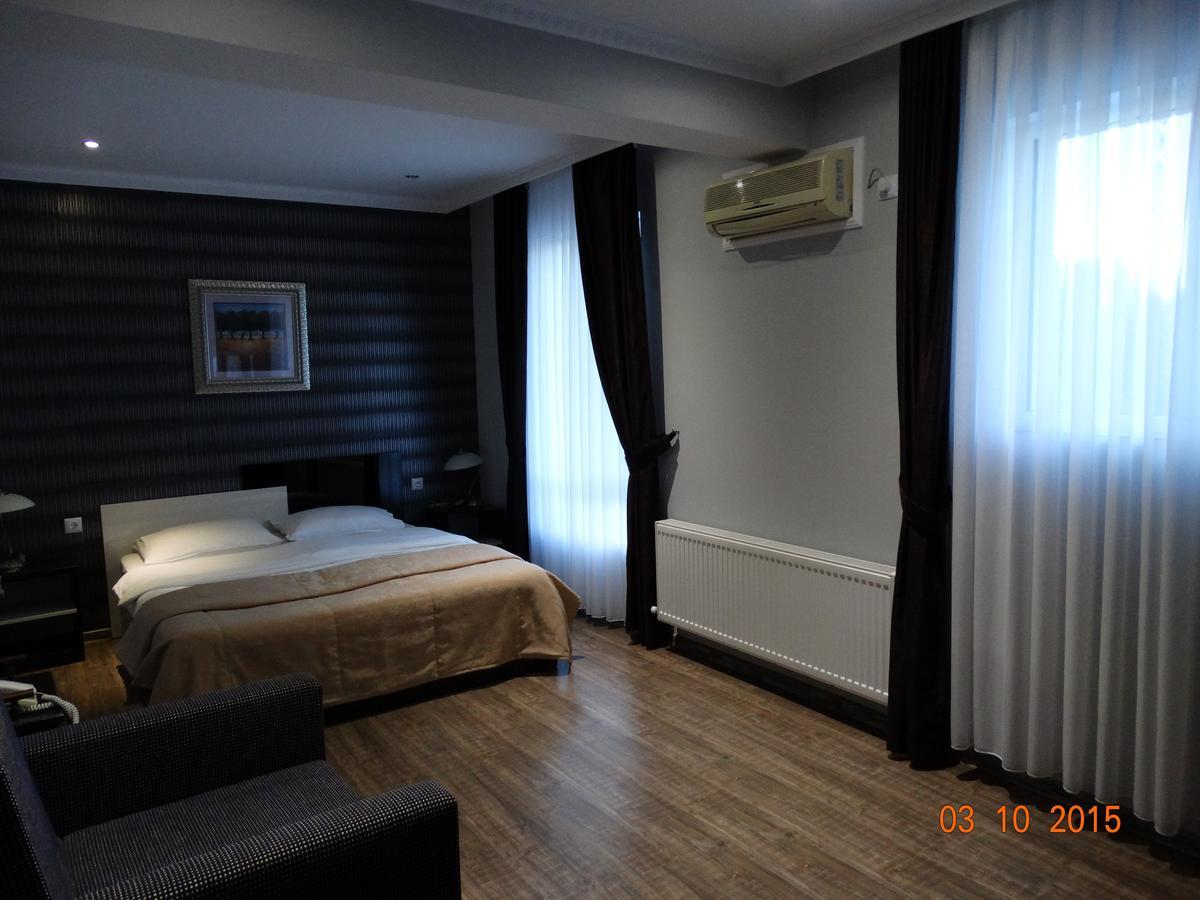 Hotel Mimoza Razgrad Ngoại thất bức ảnh
